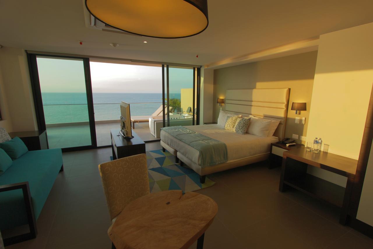 Hotel Poseidon Manta Buitenkant foto