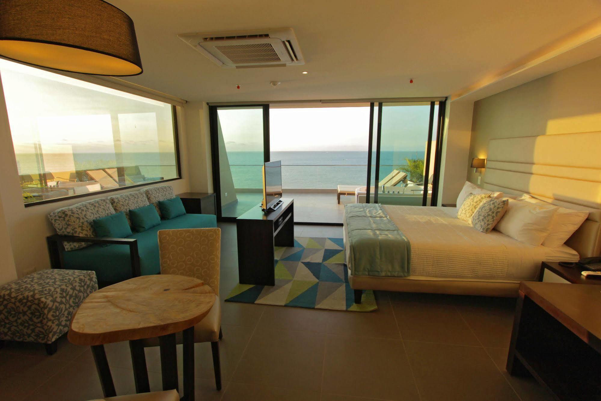 Hotel Poseidon Manta Buitenkant foto